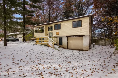 1570 Ridge Vw, Traverse City, MI 49686