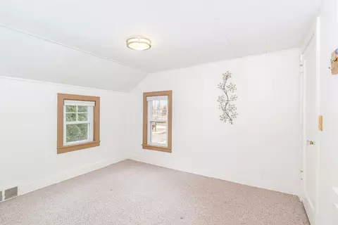 Bedroom - 313 E Hillcrest, Alma, MI 48801 photo 3 of 4