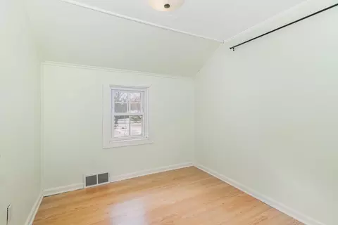 Bedroom - 313 E Hillcrest, Alma, MI 48801 photo 4 of 4