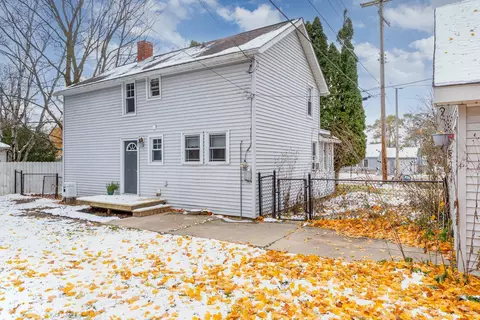 Exterior - 313 E Hillcrest, Alma, MI 48801 photo 6 of 7
