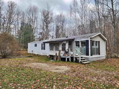 7962 Lawson, Weidman, MI 48893