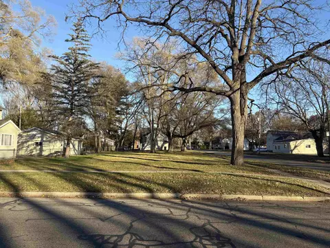 320 W Locust, Mount Pleasant, MI 48858