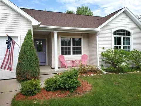 07155 Applewood, Charlevoix, MI 49720