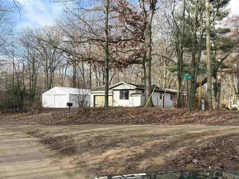 7662 Schaum, Weidman, MI 48893