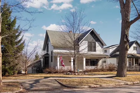 863 Washington, Traverse City, MI 49686