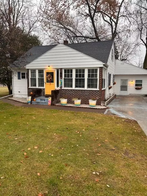 108 Davis, Saint Louis, MI 48880