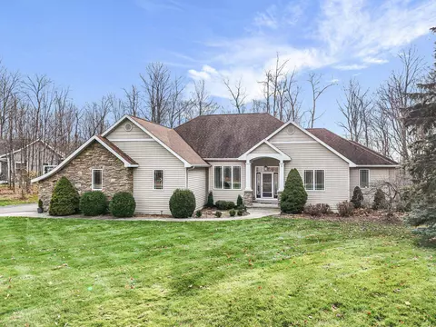 1257 S S Rdg, Traverse City, MI 49696