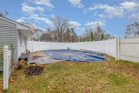Exterior - 3165 Amelia, Flushing, MI 48433 photo 3 of 5