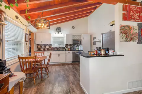 Kitchen - 3165 Amelia, Flushing, MI 48433 photo 3 of 4