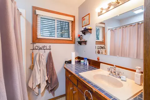 Bath - 3165 Amelia, Flushing, MI 48433 photo 1 of 1