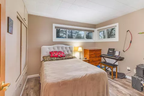 Bedroom - 3165 Amelia, Flushing, MI 48433 photo 2 of 2