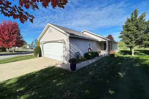 2111 Seaview, Traverse City, MI 49686
