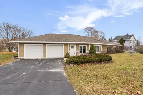 4220 Summerhill, Traverse City, MI 49684