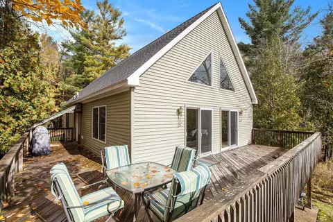 11241 Somers, Honor, MI 49640