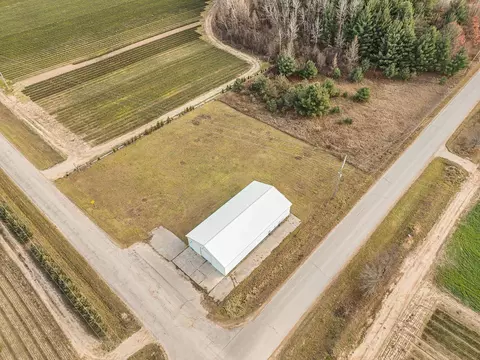 W Roberts, Lake City, MI 49651
