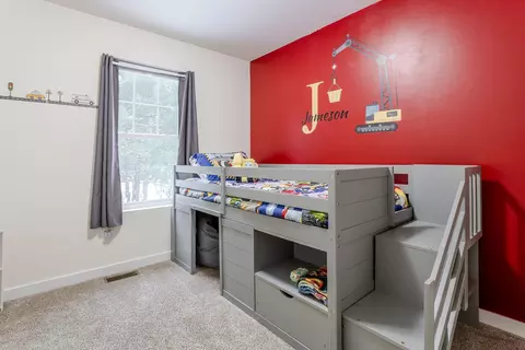 Bedroom - 19090 Creekside, Interlochen, MI 49643 photo 5 of 6