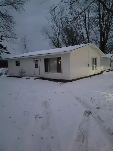 2131 S Coleman, Shepherd, MI 48883 photo 2