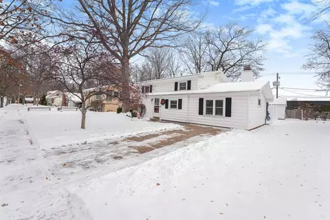 1217 Arbutus, Traverse City, MI 49686