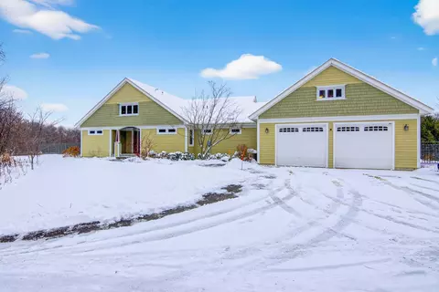 9400 E Creekside, Traverse City, MI 49684