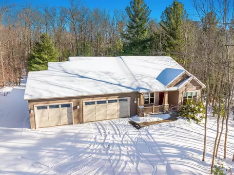 9873 Blue Moss, Traverse City, MI 49685