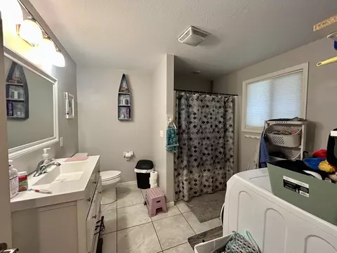 Bath - 7467 E Higgins Lk, Roscommon, MI 48653 photo 3 of 3