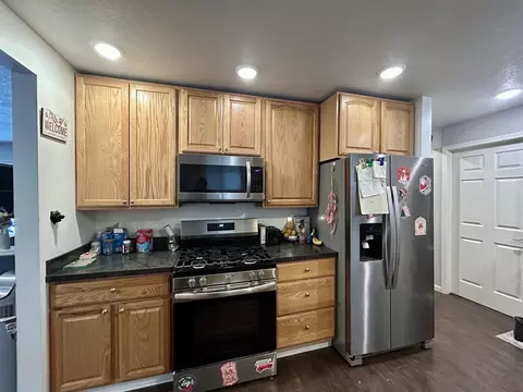 Kitchen - 7467 E Higgins Lk, Roscommon, MI 48653 photo 3 of 3