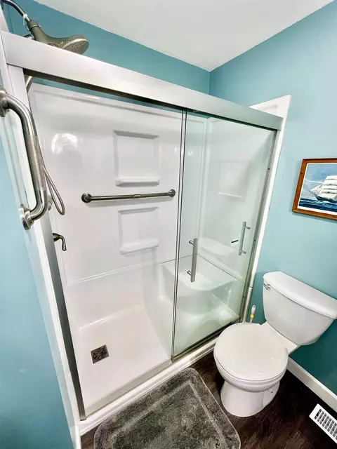 Bath - 523 N Elm, Ithaca, MI 48847 photo 1 of 3
