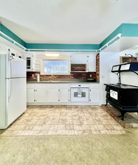 Kitchen - 523 N Elm, Ithaca, MI 48847 photo 1 of 1