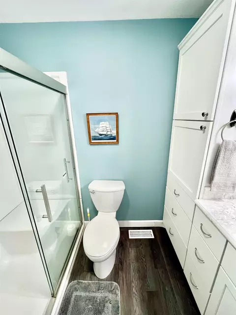 Bath - 523 N Elm, Ithaca, MI 48847 photo 2 of 3