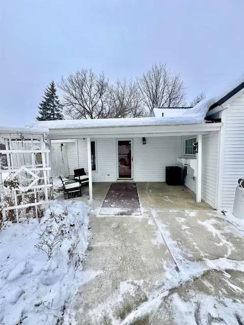 Exterior - 523 N Elm, Ithaca, MI 48847 photo 2 of 3