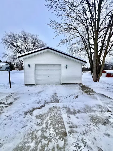 Exterior - 523 N Elm, Ithaca, MI 48847 photo 3 of 3