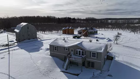 5717 N Overlook, Northport, MI 49670
