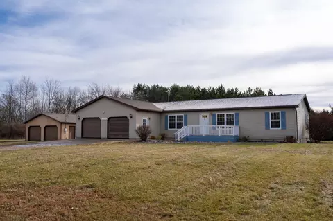 Exterior - 2714 E Blanchard, Shepherd, MI 48883 photo 3 of 4