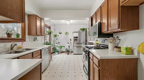 Kitchen - 215 Dearing, Shepherd, MI 48883 photo 1 of 2