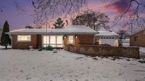 215 Dearing, Shepherd, MI 48883