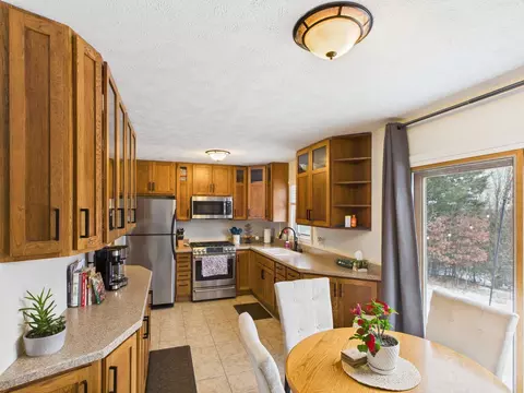 Kitchen - 4680 Bartlett, Williamsburg, MI 49690 photo 2 of 4