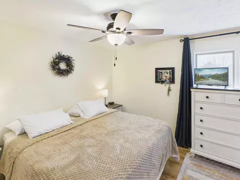 Bedroom - 4680 Bartlett, Williamsburg, MI 49690 photo 4 of 5