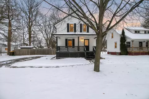 107 Moyer, Alma, MI 48801
