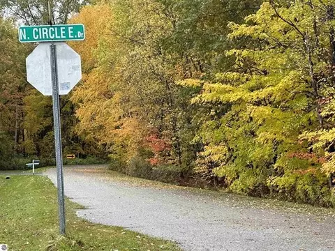 lot N Apt 6 N Cir E, Farwell, MI 48622