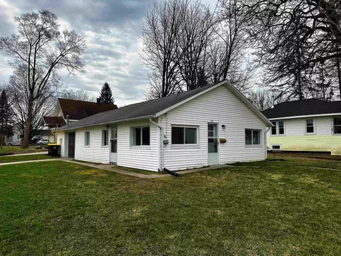 214 N Grover, Alma, MI 48801