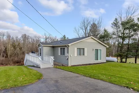 1009 Radov, Gladwin, MI 48624 photo 3