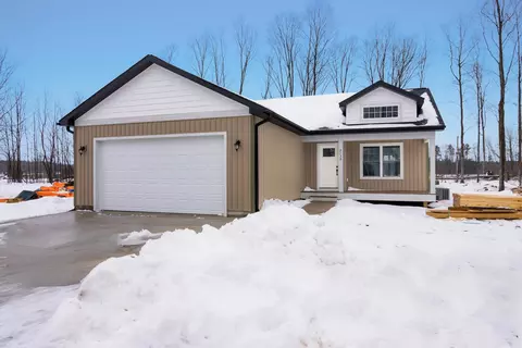 2139 Cottonwood, Grawn, MI 49637
