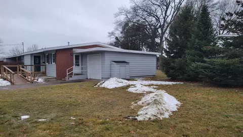 8005 N Alaska # B, Oscoda, MI 48750