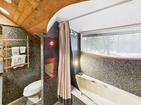 Bath - 4210 S S Blf, Cedar, MI 49621 photo 8 of 10