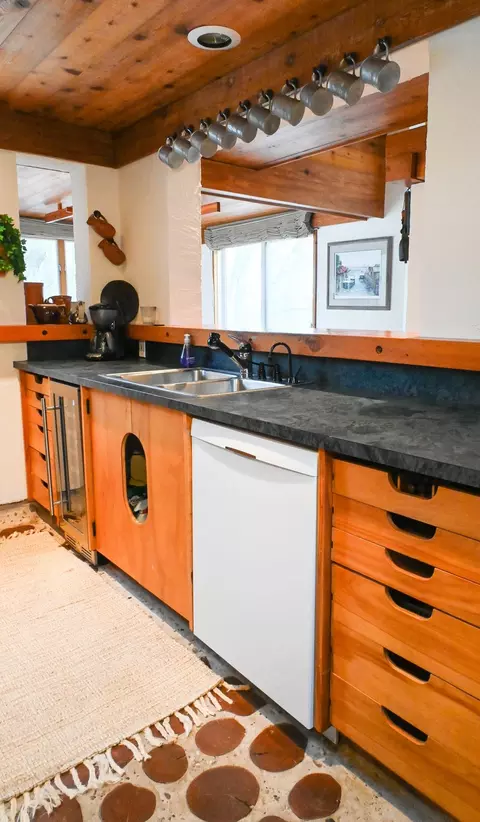 Kitchen - 4210 S S Blf, Cedar, MI 49621 photo 4 of 11