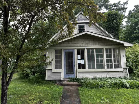 921 Washington, Traverse City, MI 49686