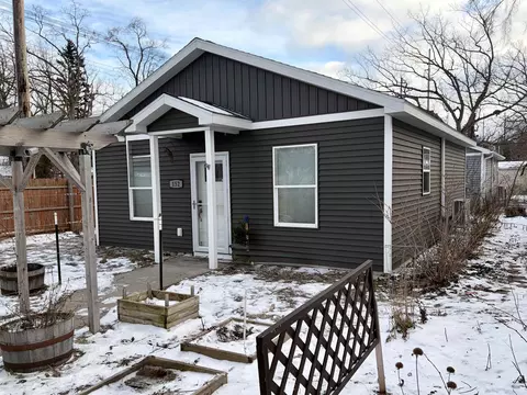 152 E Fourteenth, Traverse City, MI 49684