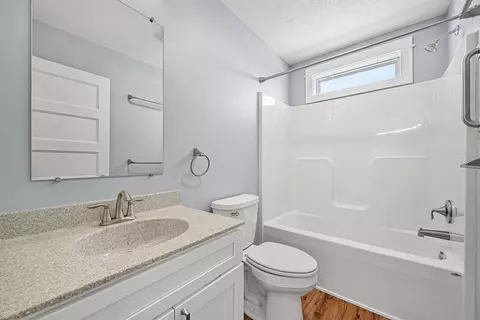 Bath - 4838 Bartlett, Williamsburg, MI 49690 photo 2 of 6