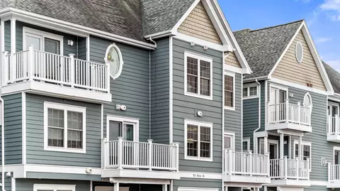 100 Hope #12, Traverse City, MI 49686