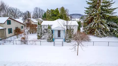 714 Leelanau, Frankfort, MI 49635